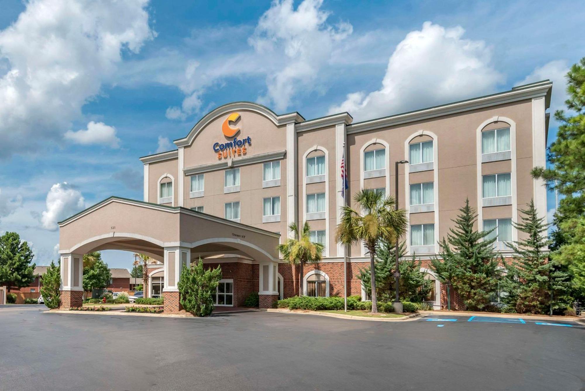 Comfort Suites Airport Luckney Exterior foto